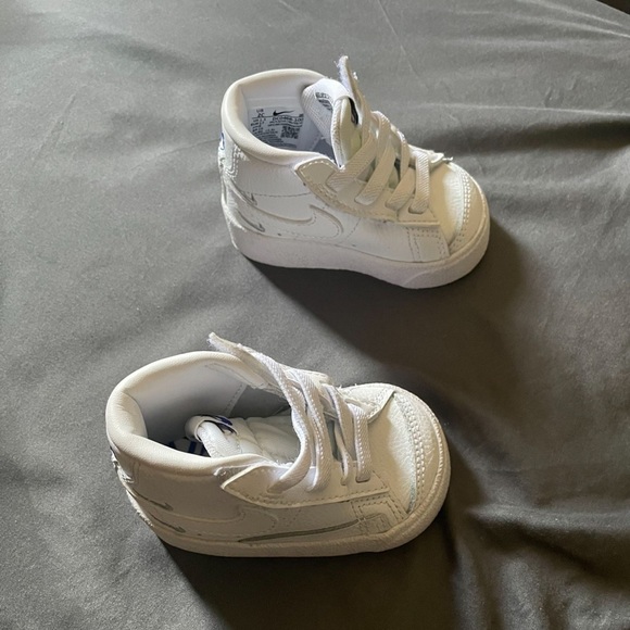 size 2 infant nike shoes